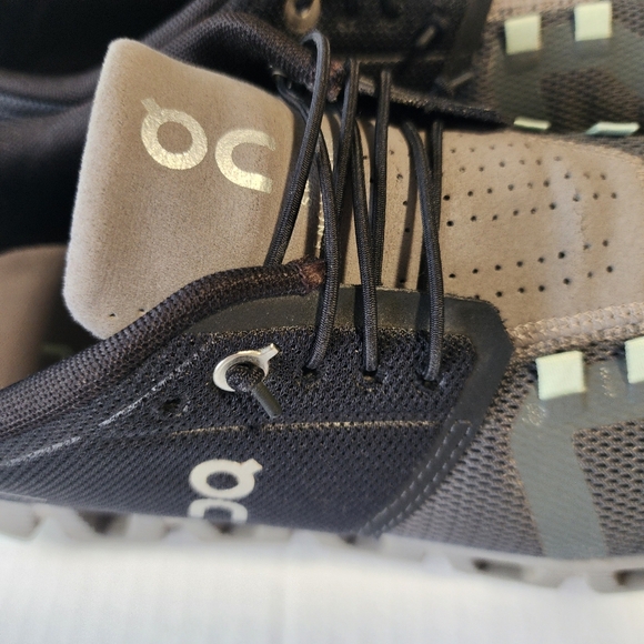 ON Running Cloud 5, Black Lead, Women Size 11 - Picture 5 of 16